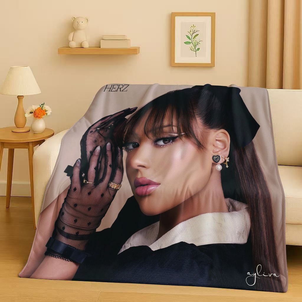 Fashion Pop Singer Ayliva Lieb - Home Textiles Classic Fashion 评论和价格